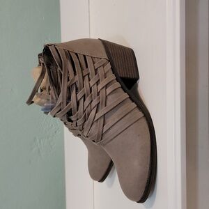 Fergalicious "Bandana" Ankle Bootie Size 6 1/2